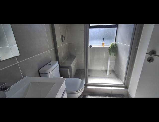 2 BEDROOM APARTMENT TO LET IN BALLITO CENTRAL
